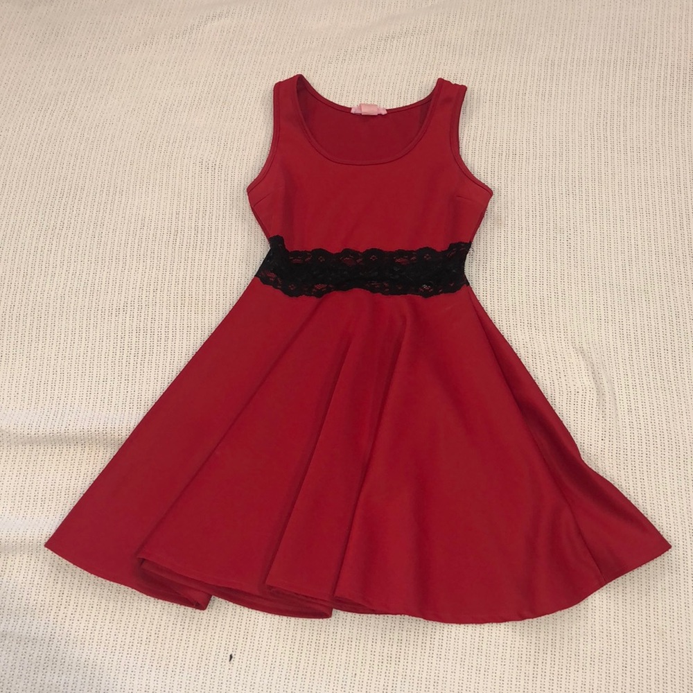 Beautiful red dress!!